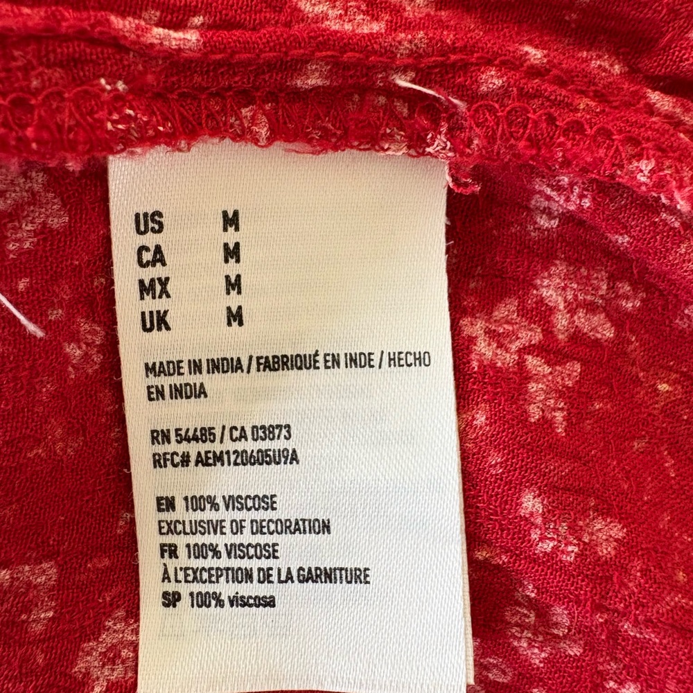 Medium American Eagle Red Floral Romper - Picture 9 of 12